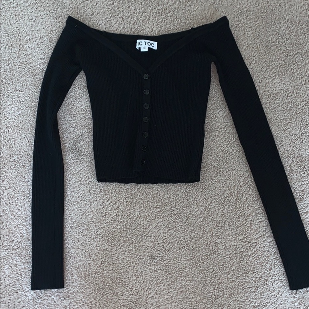 Off the shoulder long sleeve